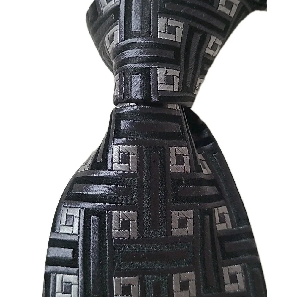 Cremieux Silk Tie Hand Made USA Black Gray Geometric Old Money Executive Career